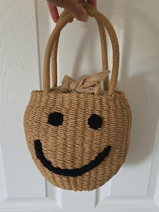 None Handbags - Handwoven Straw Smile Tote Bag - Beige with Black Accent